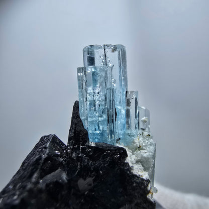 Seltener Aquamarin X mit Schörl Turmalin Erongo, Namibia 26*20*12mm