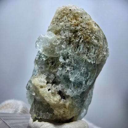 Seltener Aquamarin X mit Hyalit Einschlüssen Erongo, Namibia 40*29*23mm