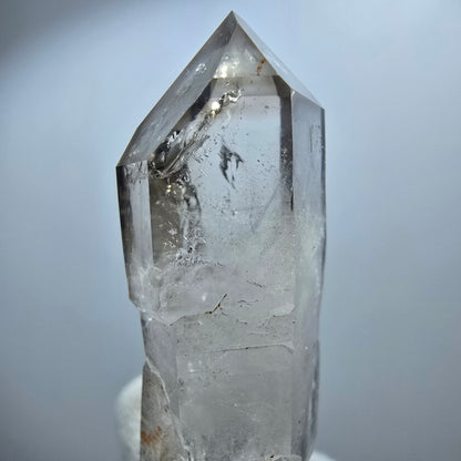 Sceptre en quartz fumé fantôme transparent, DT Point Goboboseb, Namibie, 47 x 16 x 15 mm 