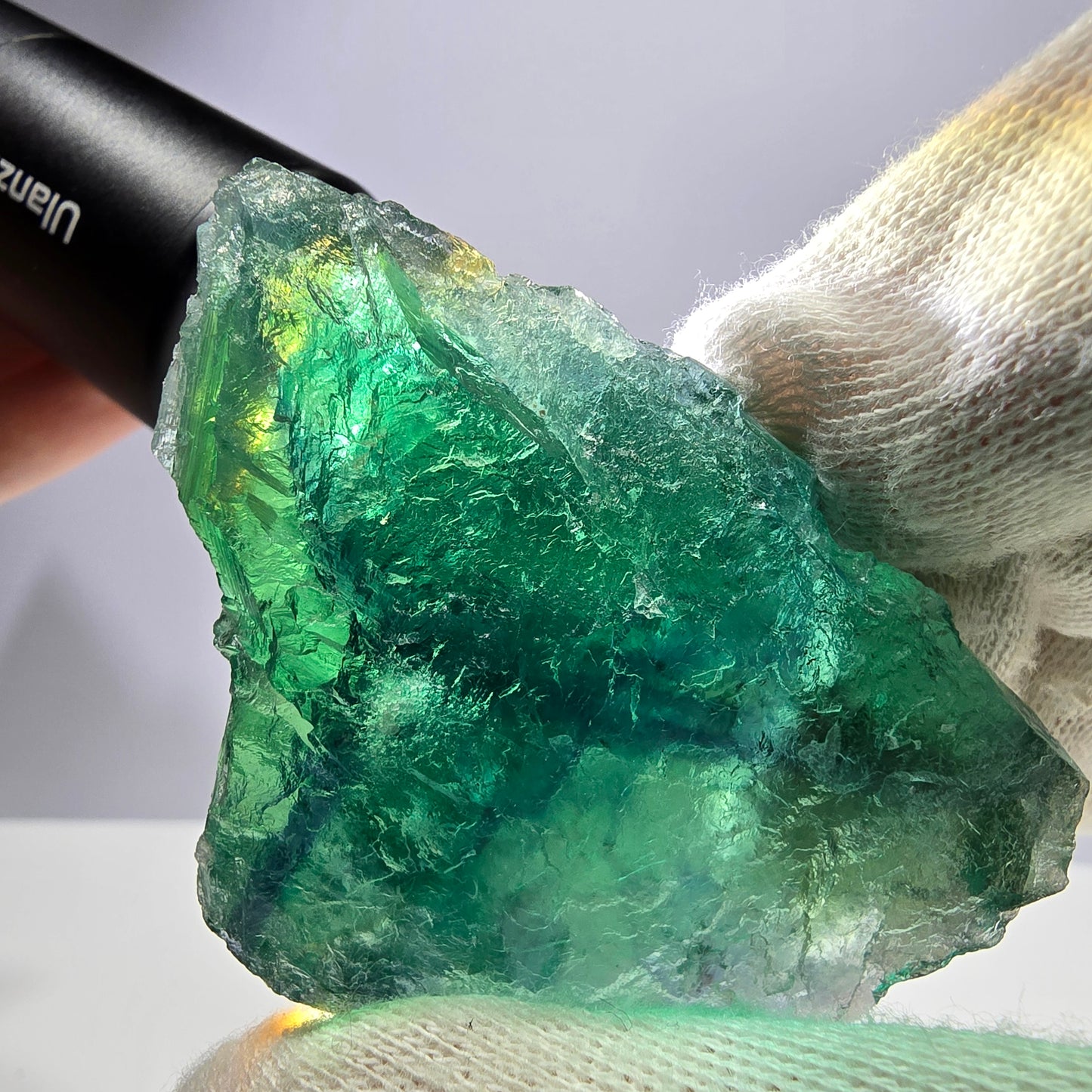 Cube de fluorite fantôme transparent vert à gradins Okorusu Namibie 67 x 43 x 34 mm