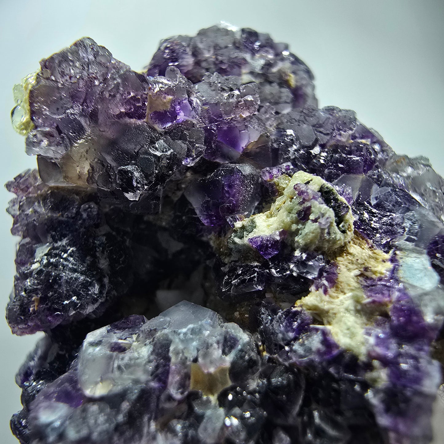 Phantom fluorite, hyalite, muscovite, orthoclase stage Erongo, Namibia 43*41*30mm 