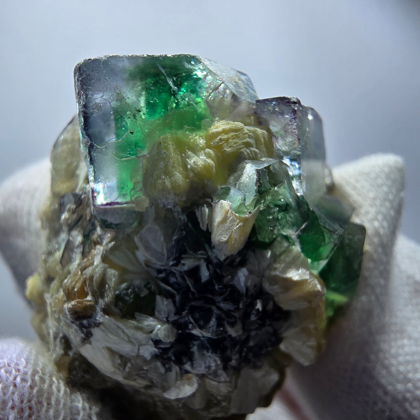 Phantom fluorite, hyalite, muscovite, orthoclase stage Erongo, Namibia 47*43*36mm 