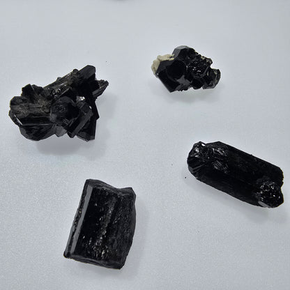 Lot de 16 marches en tourmaline noire Schorl, quartz fumé, orthose, Erongo, Namibie 