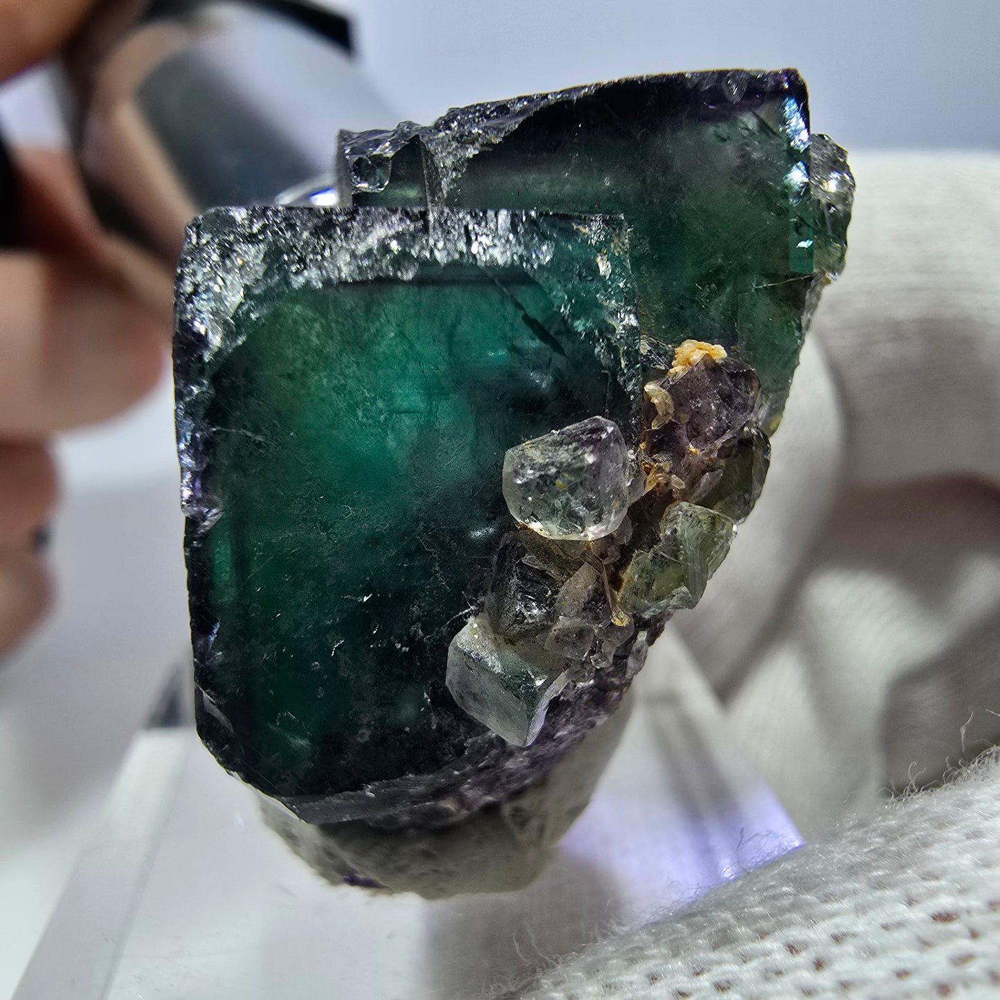 Spécimen zonal de cube de fluorite fantôme, vert violet, Okorusu, Namibie, 31 x 27 x 20 mm 
