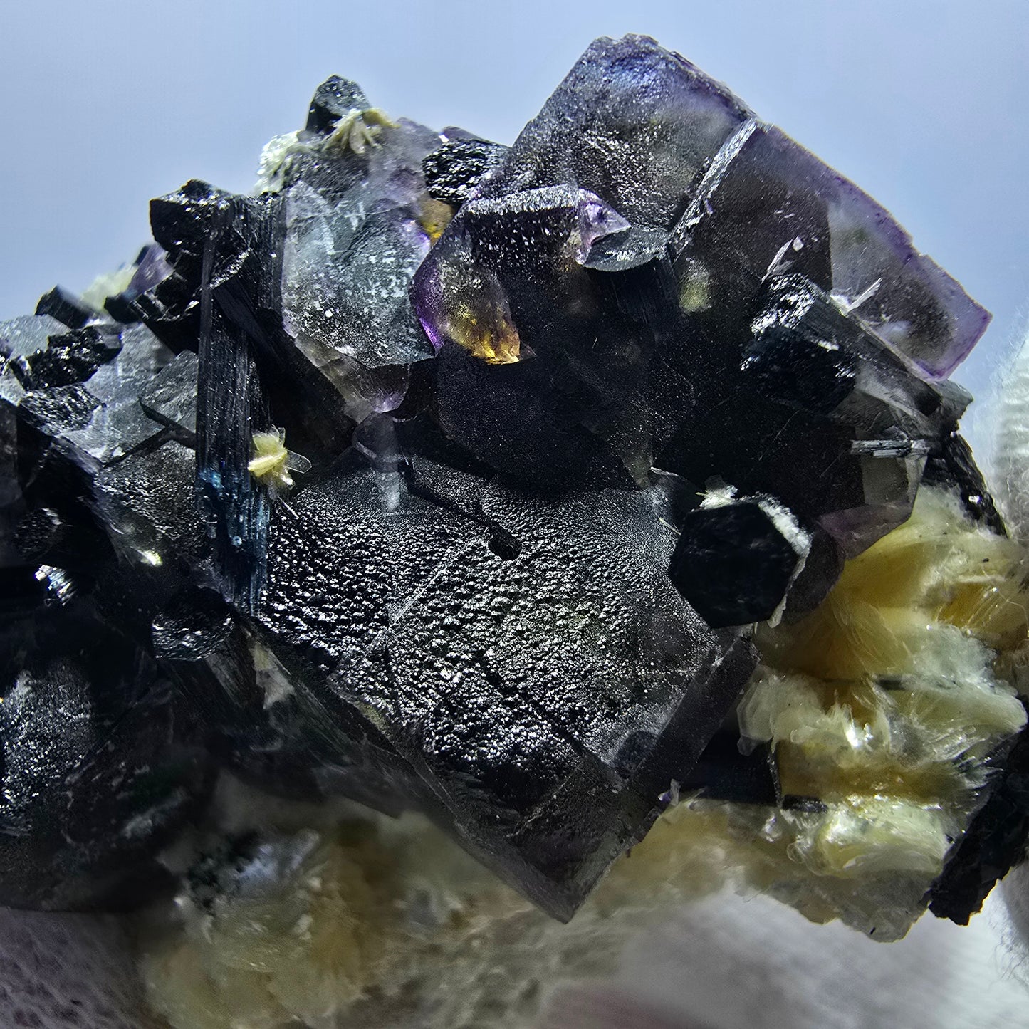 Bunte Phantom Fluorit Würfel Schörl Turmalin Muskovit Erongo, Namibia 52*50*35mm
