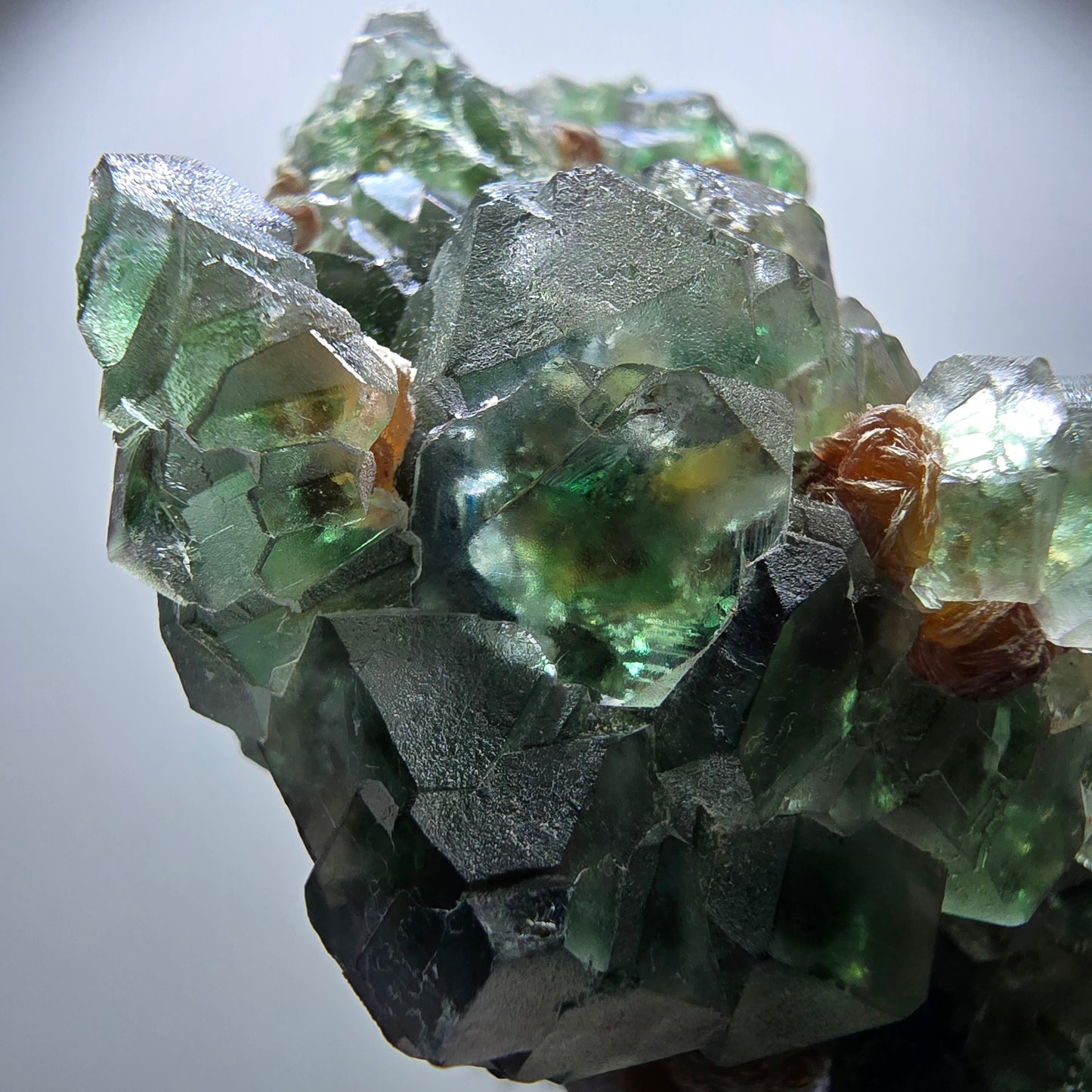 Phantom Fluorit Würfel, Hyalit, Muskovit (UV) Stufe Erongo, Namibia 70*63*36mm