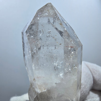 Sceptre DT en quartz fumé fantôme Enhydro, poche en calcite Valentine Goboboseb Namibie 60 x 27 x 22 mm 