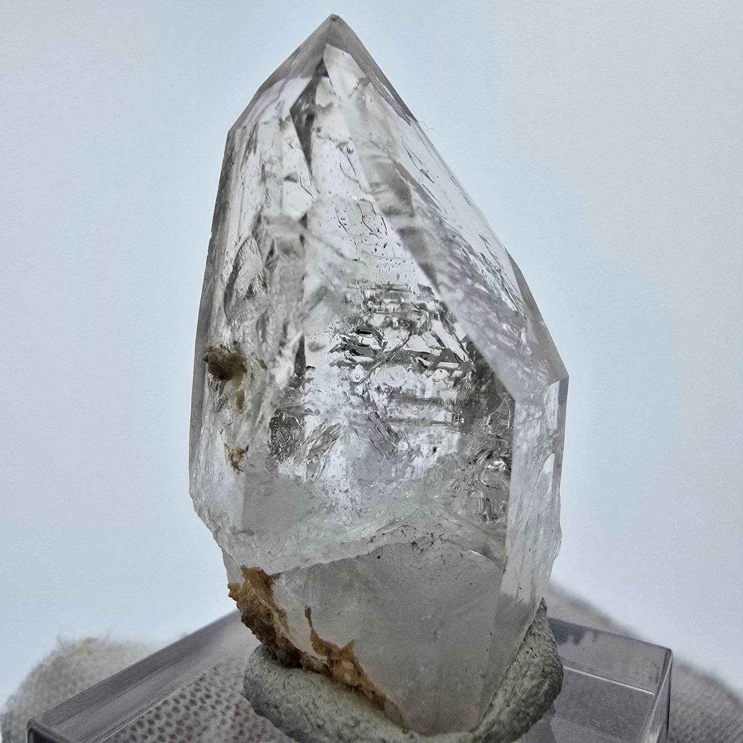 Enhydro Phantom Smoky Quartz Sceptre Tip 1x Bubble Goboboseb, Namibie 40*22*19mm 