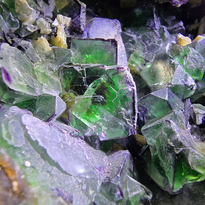 Fluorite fantôme XL, muscovite, hyalite, quartz fumé, tourmaline Schörl, Erongo, Namibie, 107 x 105 x 67 mm 