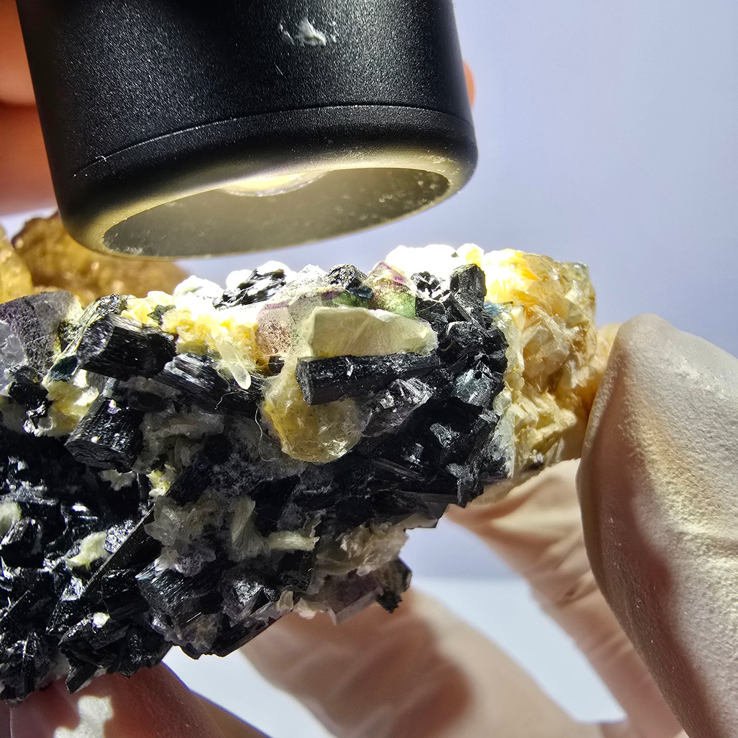 Spécimen de fluorite fantôme, tourmaline scholle, muscovite, Erongo, Namibie, 78 x 58 x 33 mm 