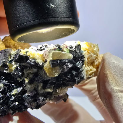 Spécimen de fluorite fantôme, tourmaline scholle, muscovite, Erongo, Namibie, 78 x 58 x 33 mm 