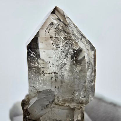Enhydro Phantom Smoky Quartz Sceptre Tip 1x Bubble Goboboseb, Namibie 37*21*17mm 