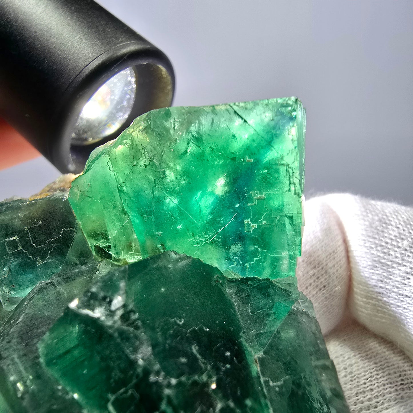 Rare spécimen de cube de fluorite fantôme, parqueté vert Okorusu, Namibie, 74 x 50 x 30 mm 