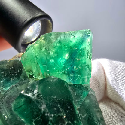 Rare spécimen de cube de fluorite fantôme, parqueté vert Okorusu, Namibie, 74 x 50 x 30 mm 