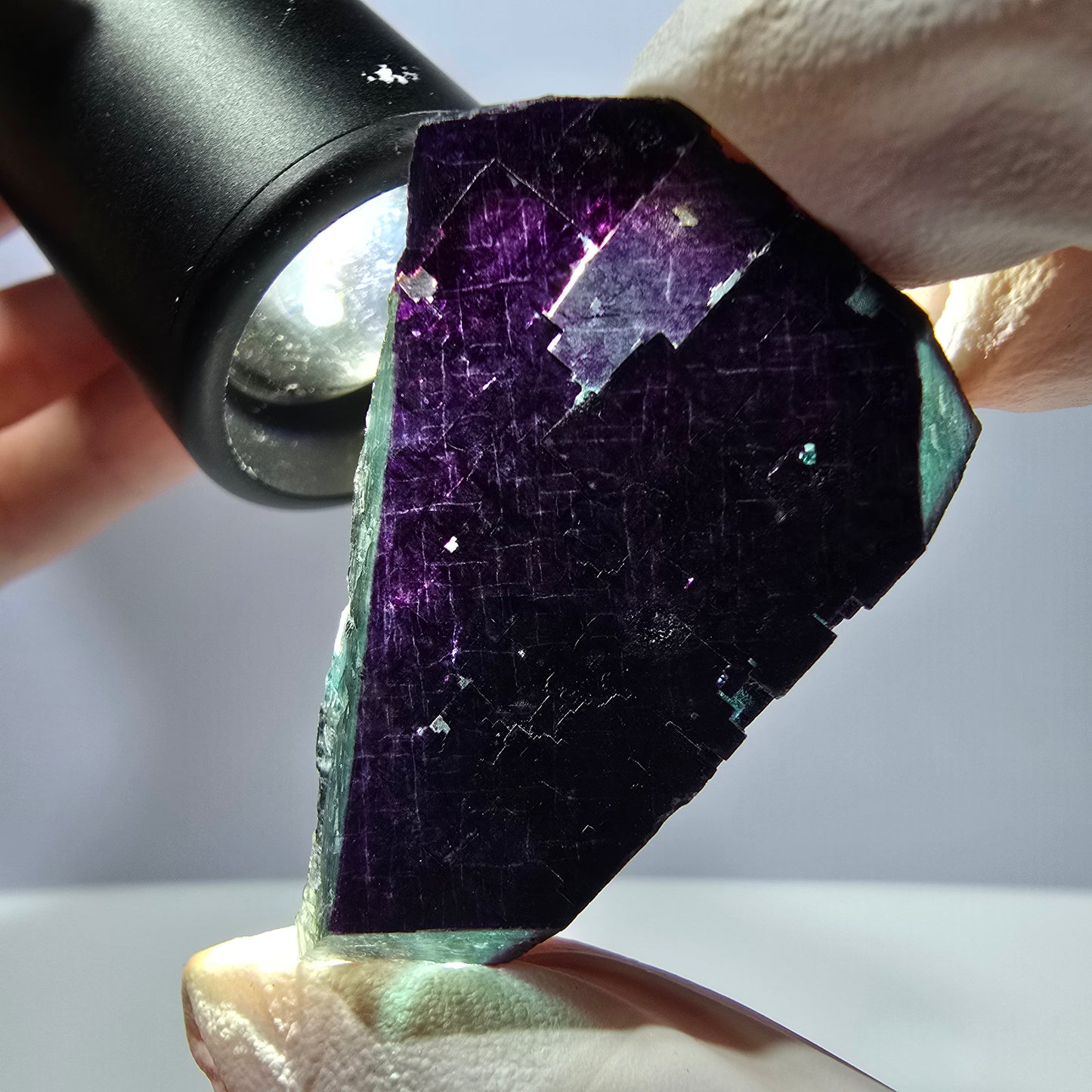 Spécimen de cube de fluorite fantôme vert violet zonal 11:11 Angel Pocket, Namibie 44*42*26mm 