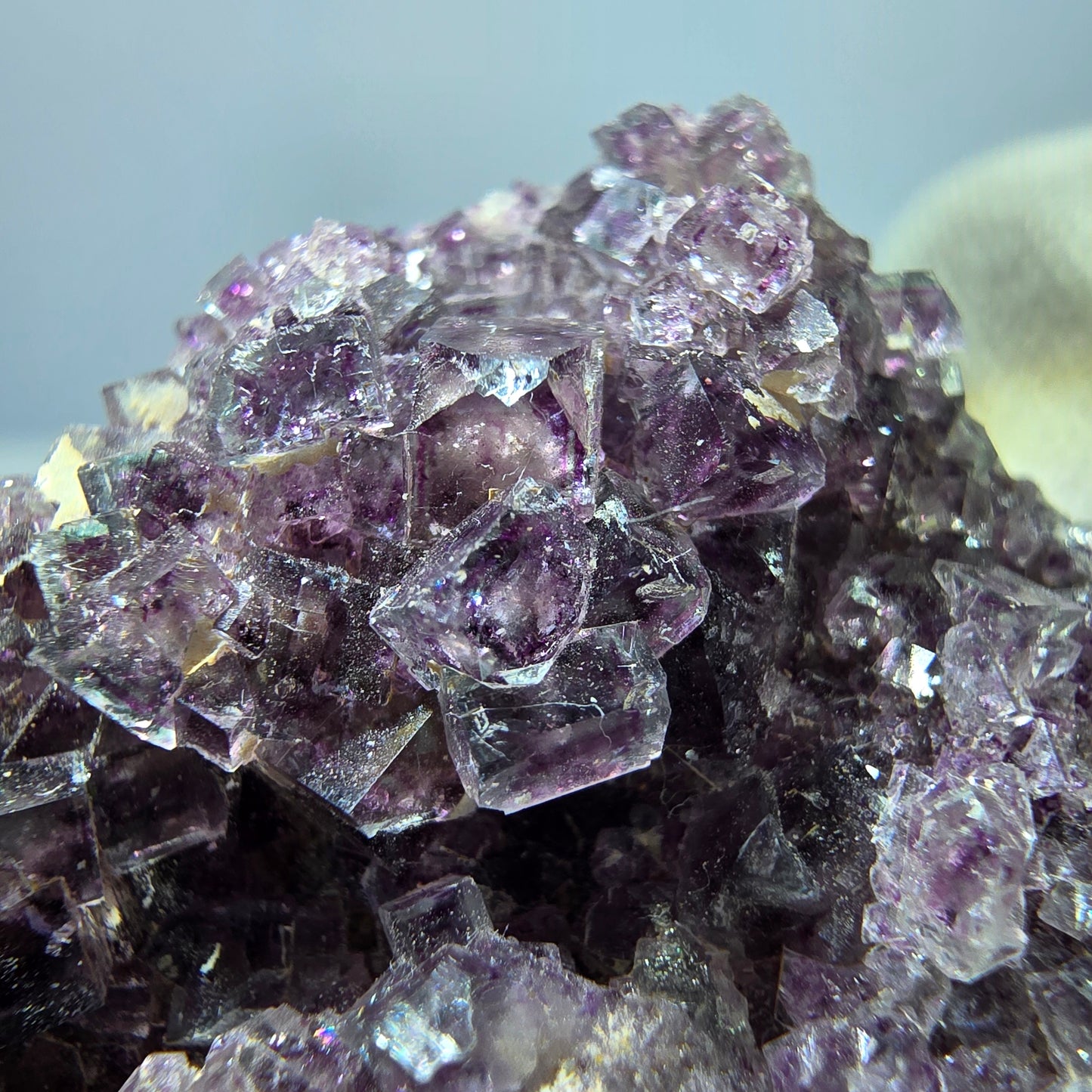 Spécimen rare de cube de fluorite fantôme, vert zonal et violet, Okorusu, Namibie, 38 x 28 x 12 mm