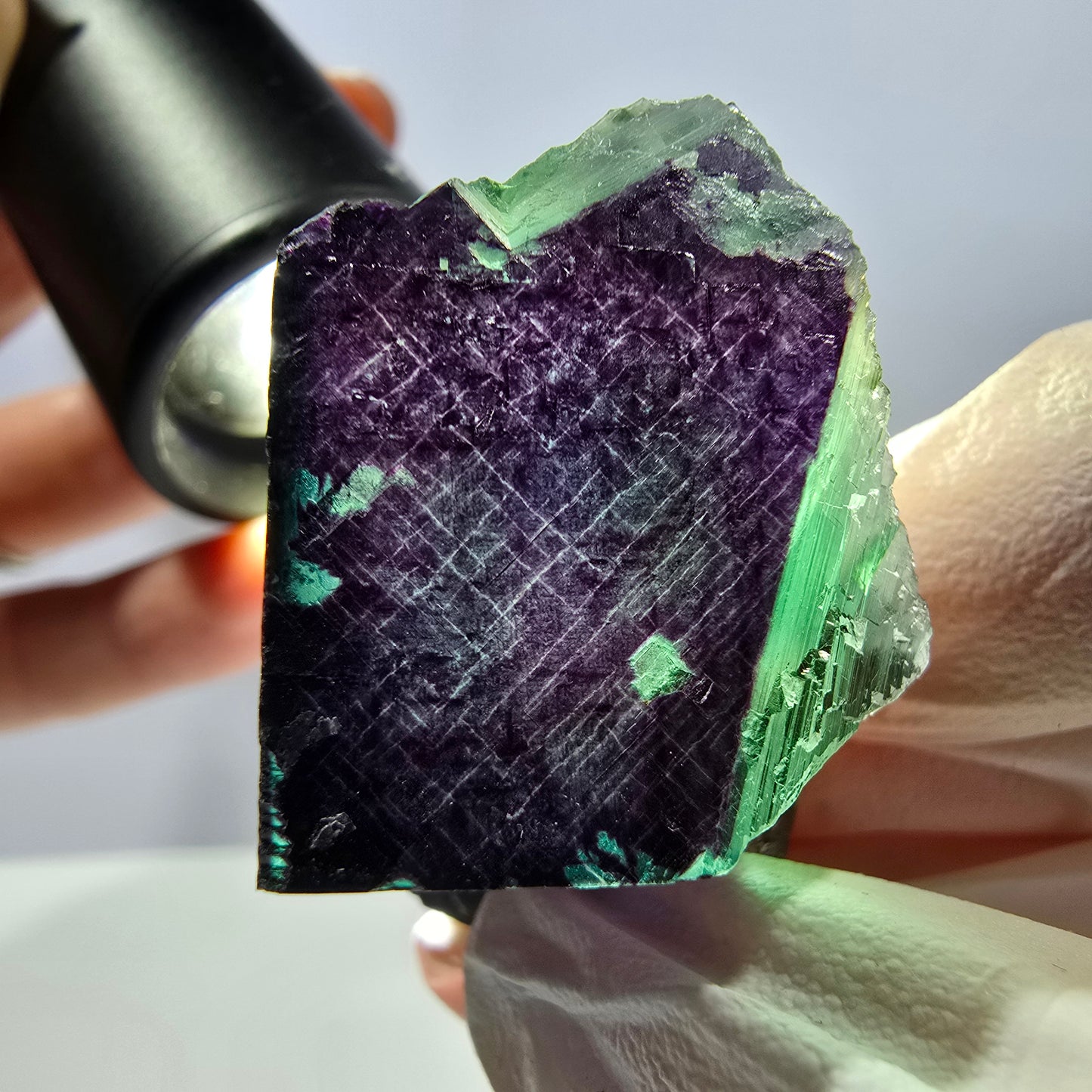 Spécimen de cube de fluorite fantôme vert violet zonal 11:11 Angel Pocket, Namibie 43*31*28mm 