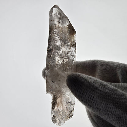 Sceptre DT en quartz fumé squelette Enhydro, poche Valentine en calcite UV, Namibie 98 x 24 x 18 mm 