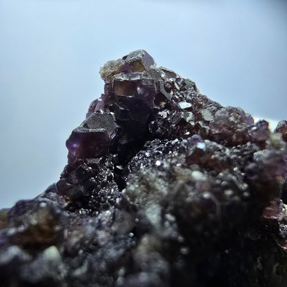 Spécimen rare de fluorite fantôme, hyalite et muscovite, Erongo, Namibie, 71 x 58 x 23 mm 