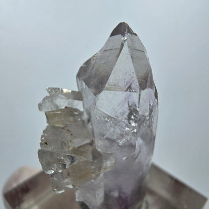 Pointe d'améthyste fantôme de Goboboseb, Namibie, 33 x 17 x 11 mm 