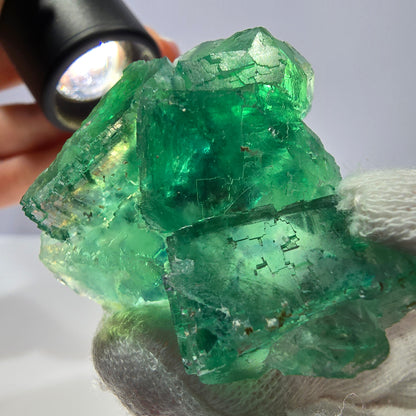 Rare spécimen de cube de fluorite fantôme, parqueté vert Okorusu, Namibie, 47 x 42 x 25 mm 