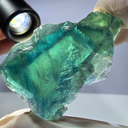 Spécimen de cube de fluorite fantôme transparente, vert parqueté, Okorusu, Namibie, 53 x 33 x 22 mm 
