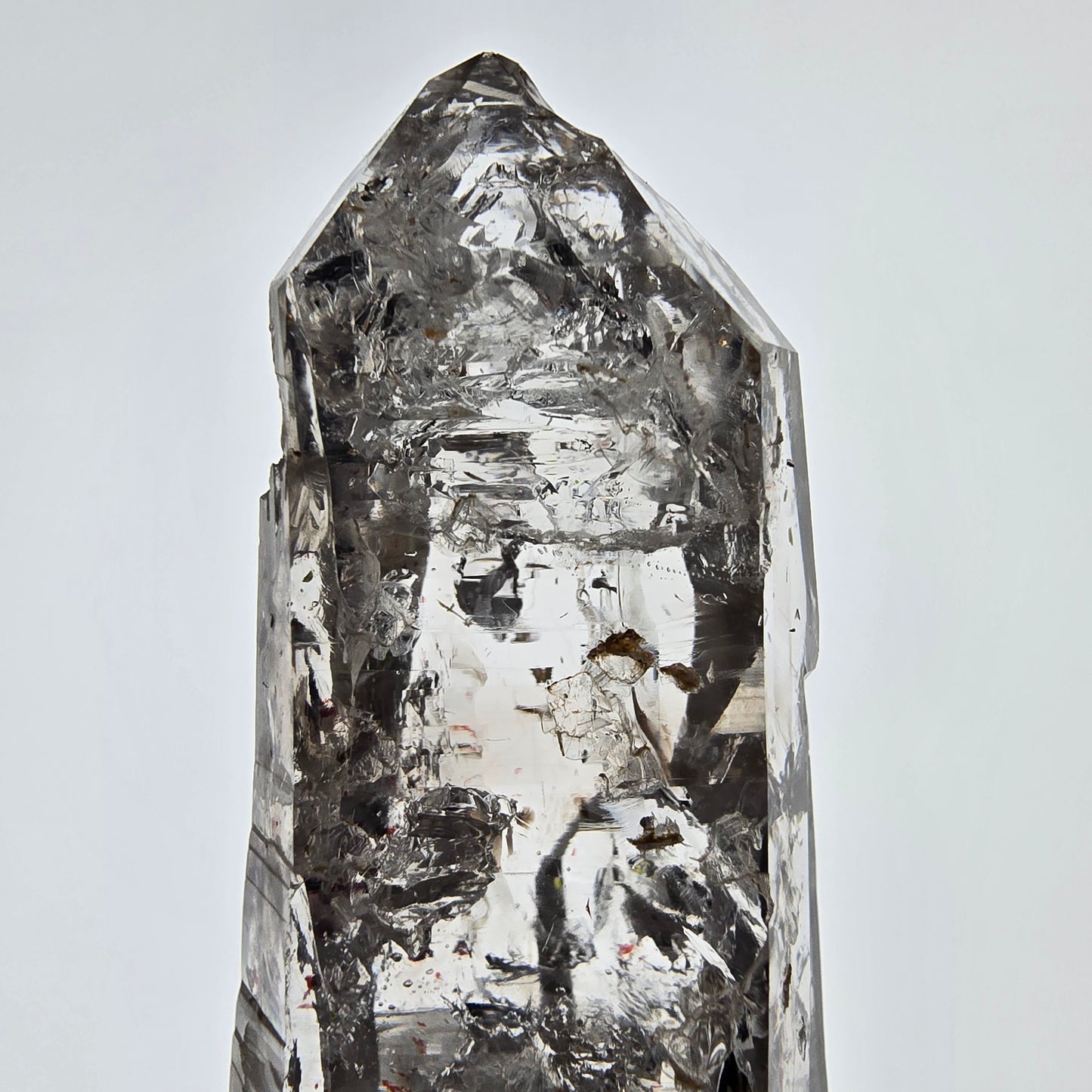 Quartz fumé Harlequin DT, calcite UV sur matrice, spécimen Valentine Pocket, Namibie, 96 x 46 x 53 mm 