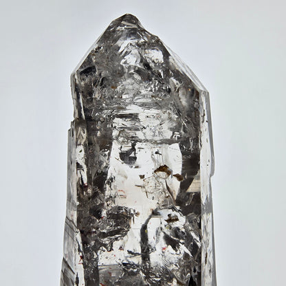 Quartz fumé Harlequin DT, calcite UV sur matrice, spécimen Valentine Pocket, Namibie, 96 x 46 x 53 mm 