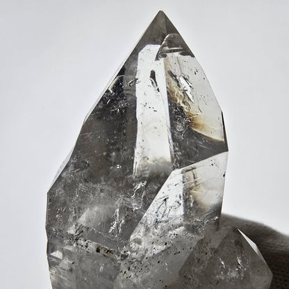 Gobo de poche Skeleton Phantom Smoky Quartz DT Zepter Valentine. Namibie 71 x 33 x 35 mm 