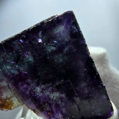 Spécimen rare de cube de fluorite fantôme zonal vert violet Okorusu, Namibie 39*26*21mm 