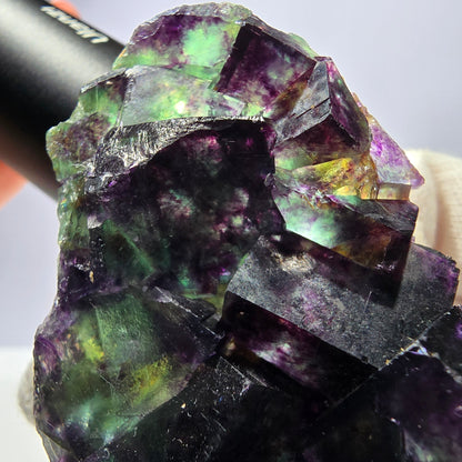 Spécimen de cube de fluorite fantôme transparent, parqueté, zonal, Okorusu, Namibie, 76 x 46 x 28 mm 