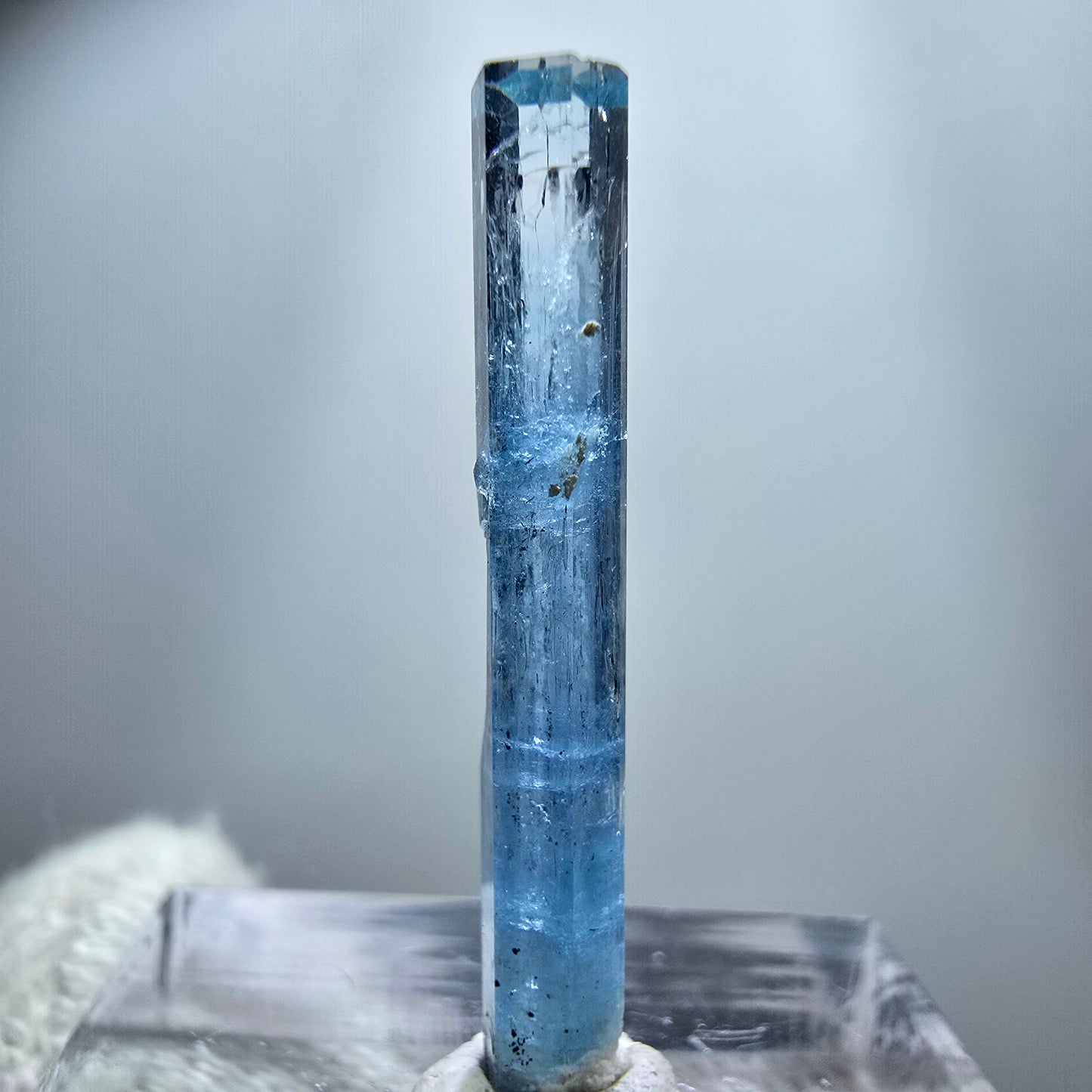 Clear Aquamarine X Crystal, blue Erongo, Namibia 28*4*3mm 