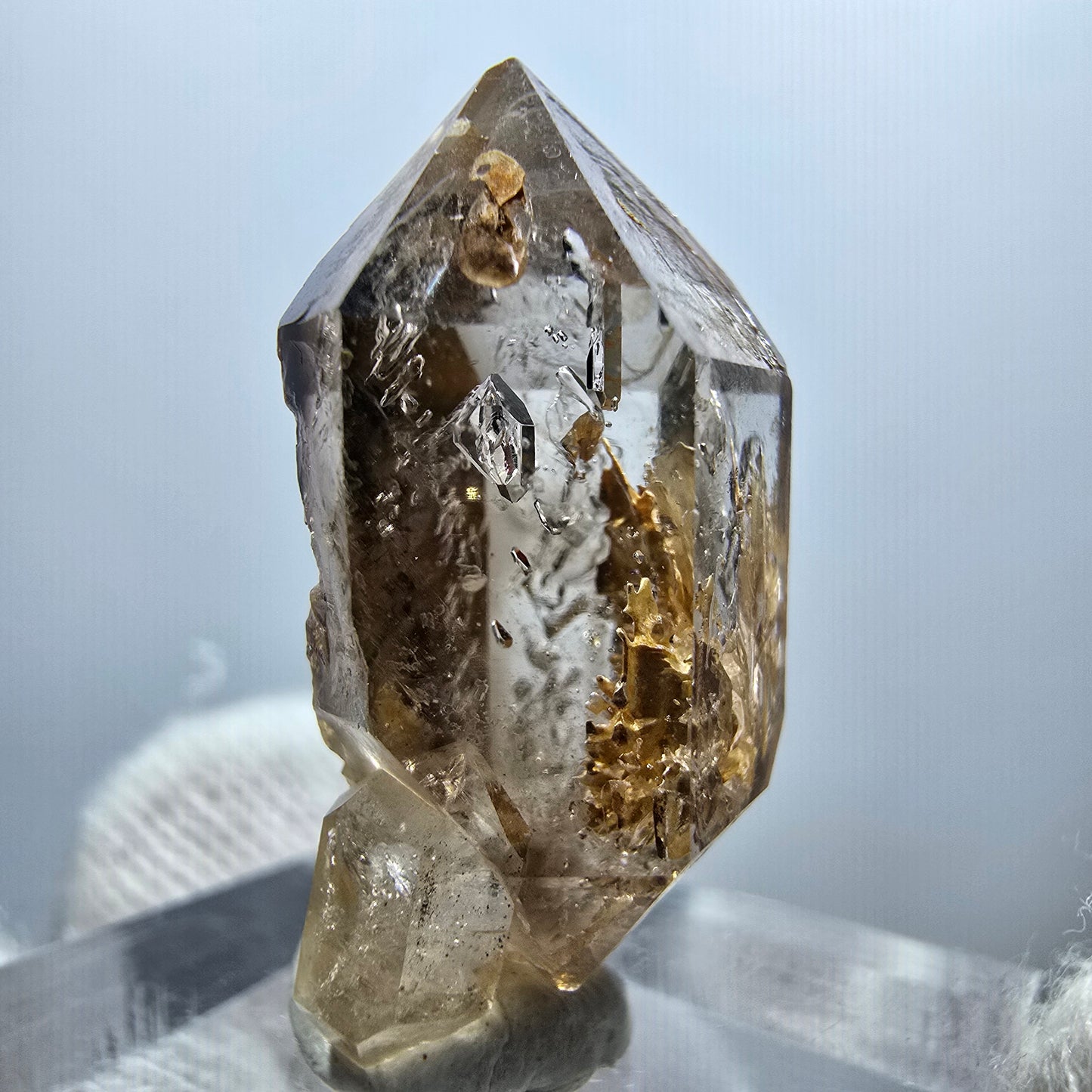 Sceptre Enhydro Phantom Smoky Quartz DT, 1x Bubble Goboboseb, Namibie 28*14*10mm 