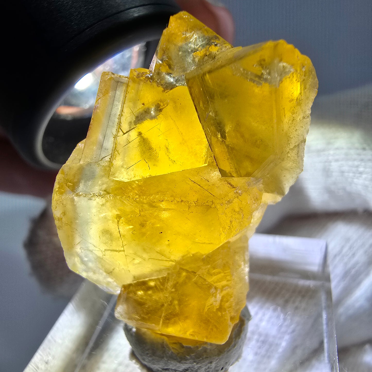 Spécimen de cube de fluorite fantôme, vert-jaune, Okorusu, Namibie, 30 x 20 x 16 mm 