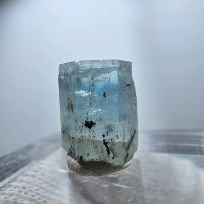 Seltener Aquamarin X mit Schörl Turmalin Erongo, Namibia 10*9*7mm