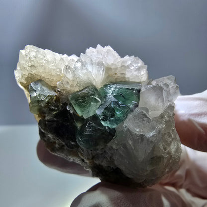 Rare cube de fluorite fantôme, spécimen de quartz vert violet Okorusu Namibie 48*42*28mm 