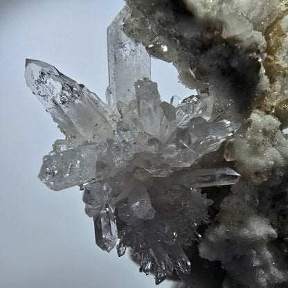 XL Phantom Smoky Quartz DT, calcite UV sur matrice Valentine Pocket, Namibie 166 x 81 x 47 mm 