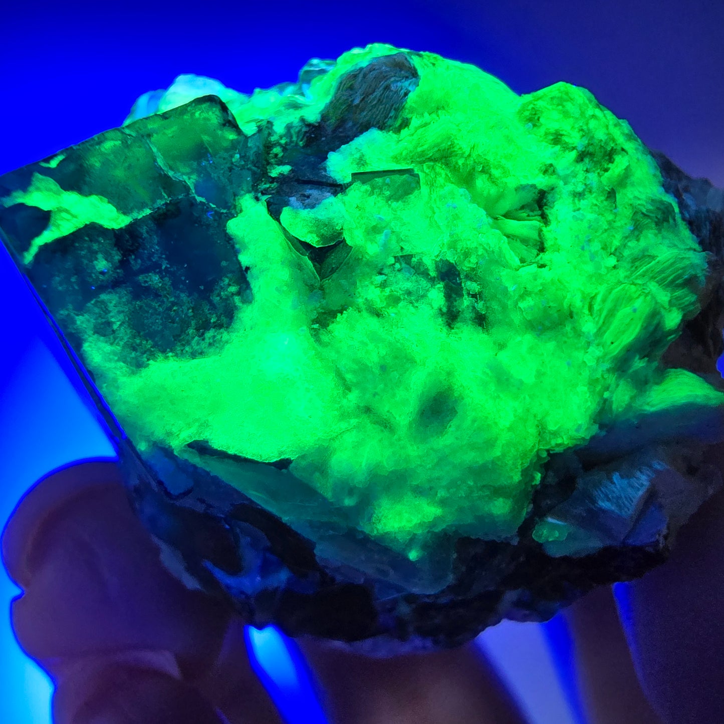 Phantom fluorite, hyalite, muscovite, orthoclase stage Erongo, Namibia 47*43*36mm 