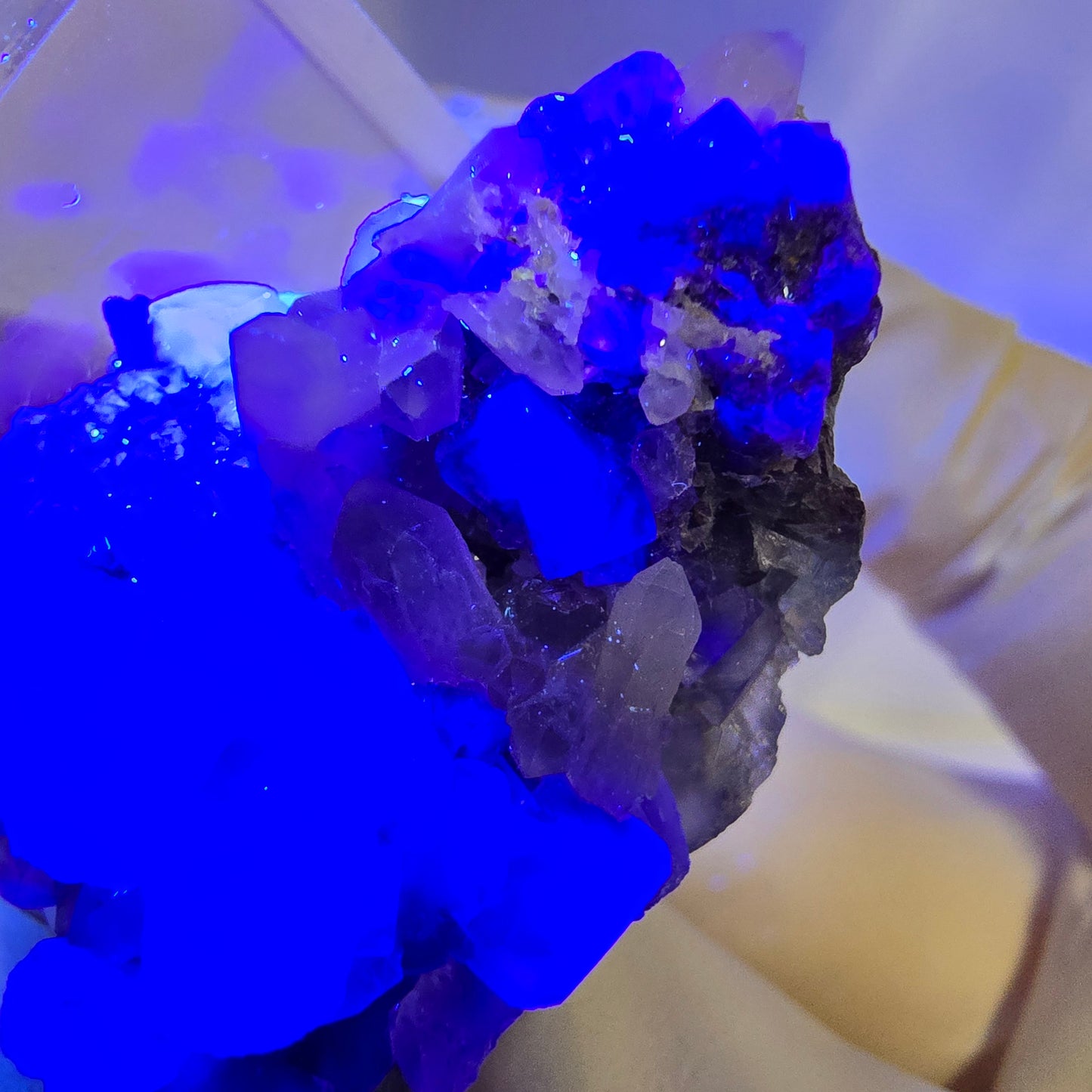 Phantom Fluorit Würfel, parkettiert, Quarz Stufe Okorusu, Namibia 35*25*19mm
