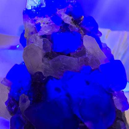 Phantom Fluorit Würfel, parkettiert, Quarz Stufe Okorusu, Namibia 35*25*19mm