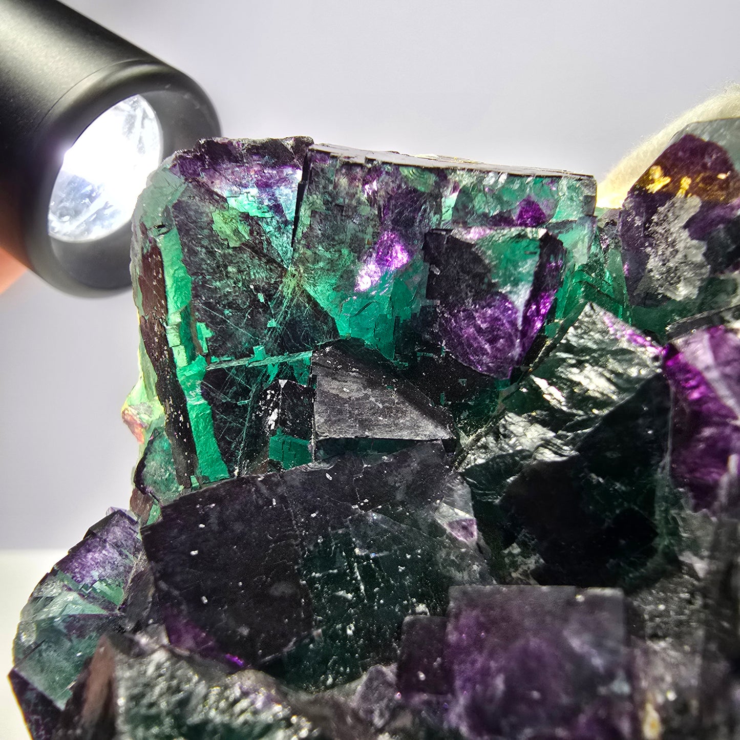 Grand spécimen de cube de fluorite fantôme vert violet zonal 11:11 Angel Pocket, Namibie 80*73*30mm 