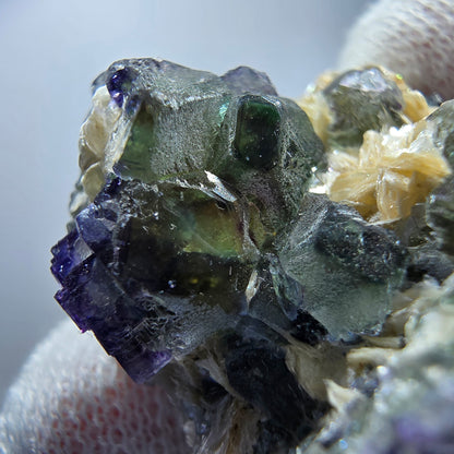 Phantom Fluorit Würfel zonal, Muskovit Schörl Turmalin Erongo Namibia 38*33*27mm