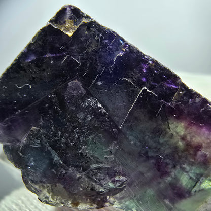 Spécimen rare de cube de fluorite fantôme zonal vert violet Okorusu, Namibie 39*26*21mm 