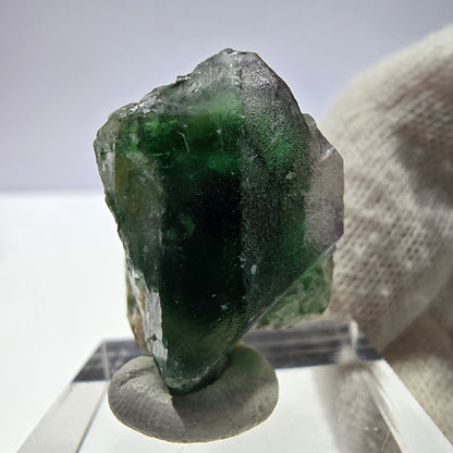 Cube de fluorite fantôme zonal, muscovite, spécimen d'hyalite, Erongo, Namibie, 26 x 18 x 16 mm 