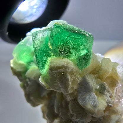 Cube de fluorite fantôme zonal, spécimen de muscovite, Erongo, Namibie, 38 x 30 x 19 mm 