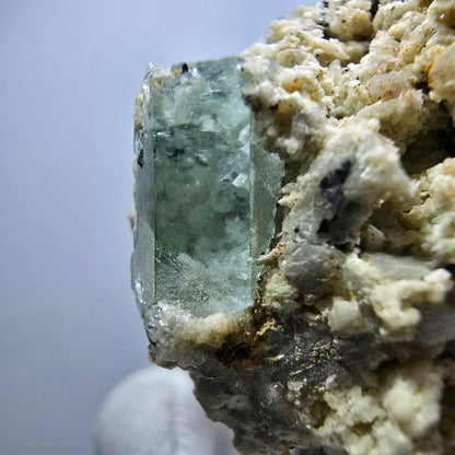 Seltene Aquamarin X mit Hyalit, Orthoklas Stufe Erongo, Namibia 39*38*28mm