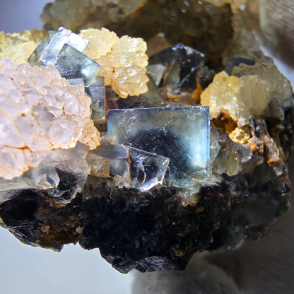 Grand cube de fluorite fantôme, spécimen de quartz bleu vert violet Okorusu, Namibie 95 x 68 x 58 mm 