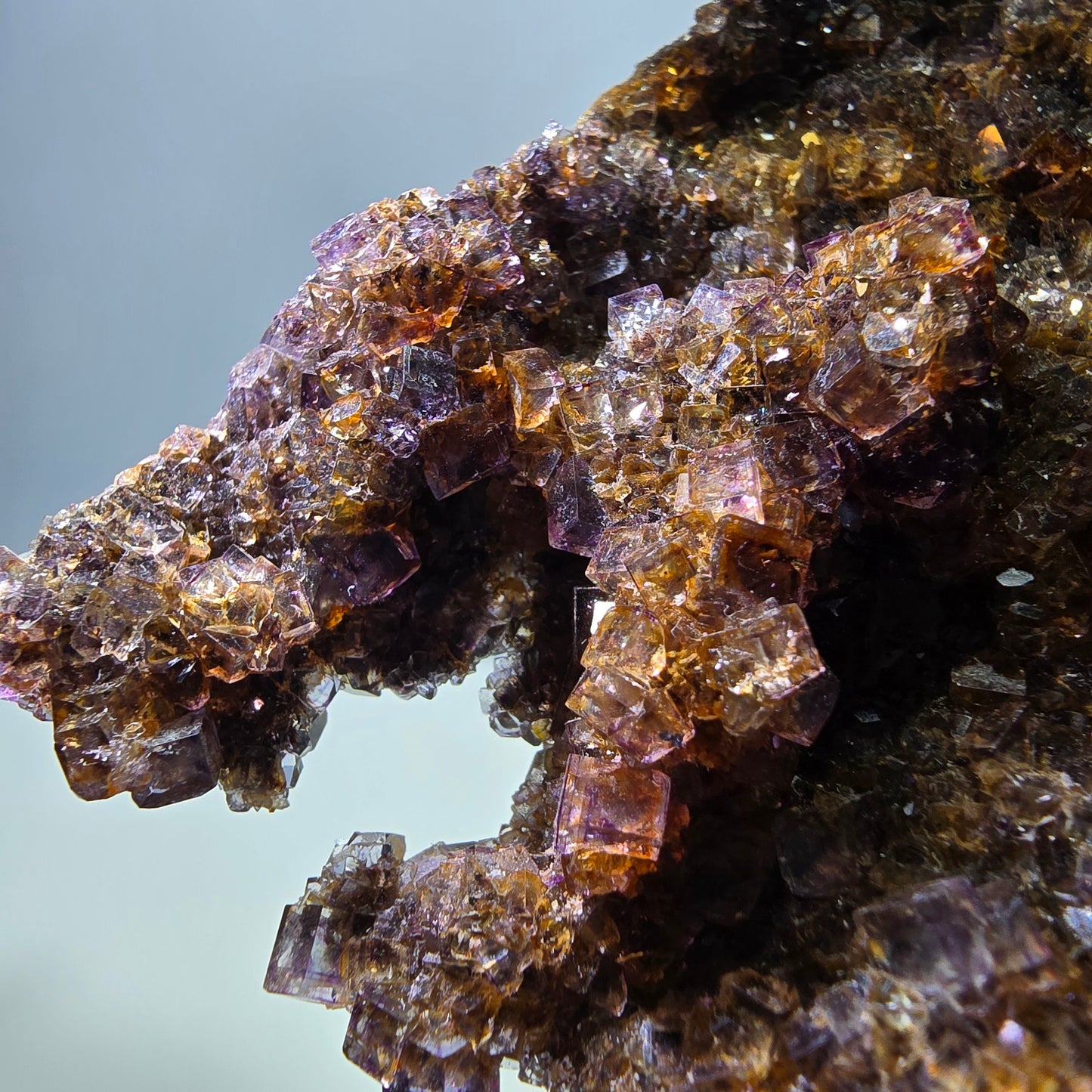Grand spécimen de cube de fluorite fantôme double face, jaune violet, Okorusu, Namibie, 111 x 89 x 28 mm 