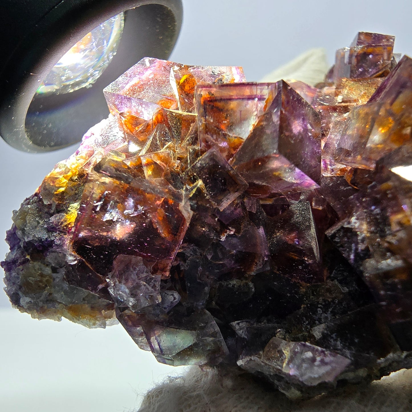 Rare spécimen de cube de fluorite fantôme, violet jaune Okorusu Namibie 63*59*34mm 