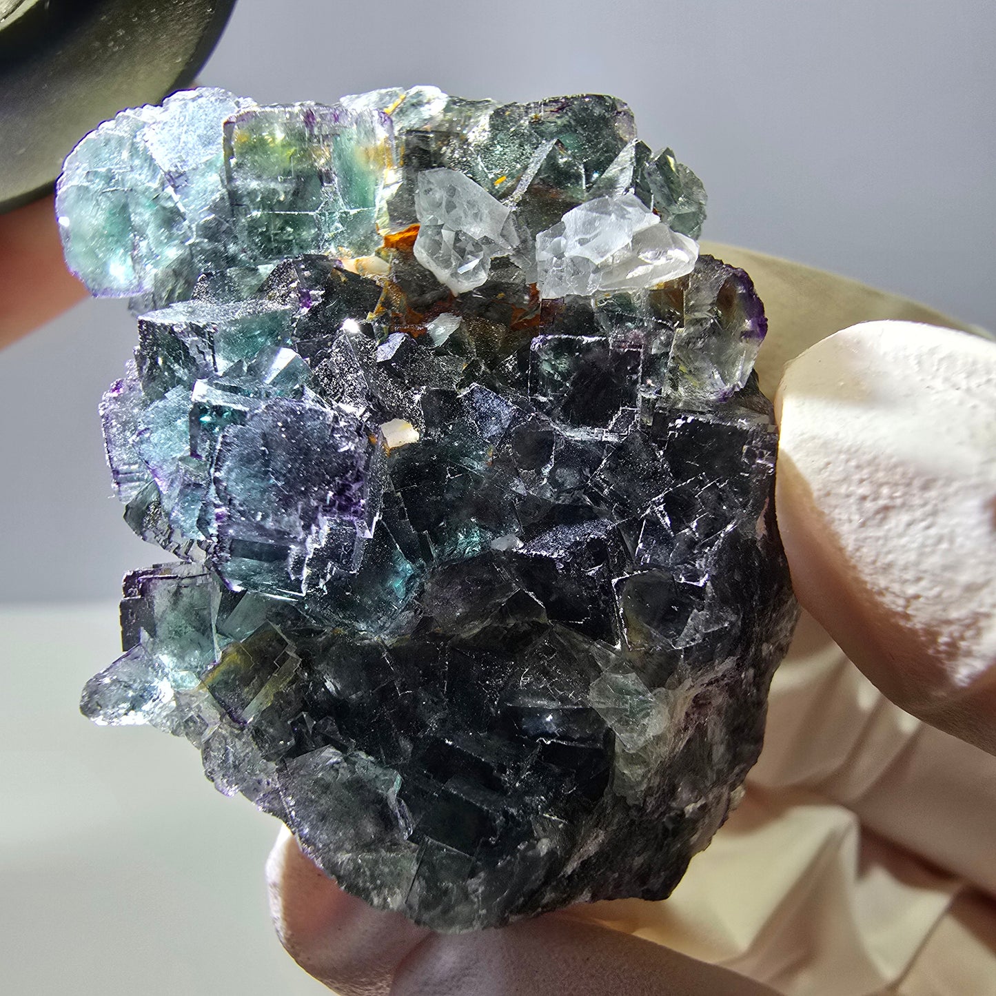 Rare cube de fluorite fantôme, spécimen de quartz vert violet Okorusu Namibie 43*33*26mm 